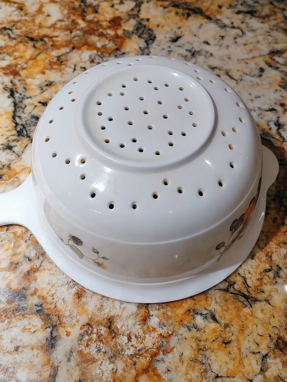 White Ashberry Melamine strainer W Peach Floral Design, vintage.